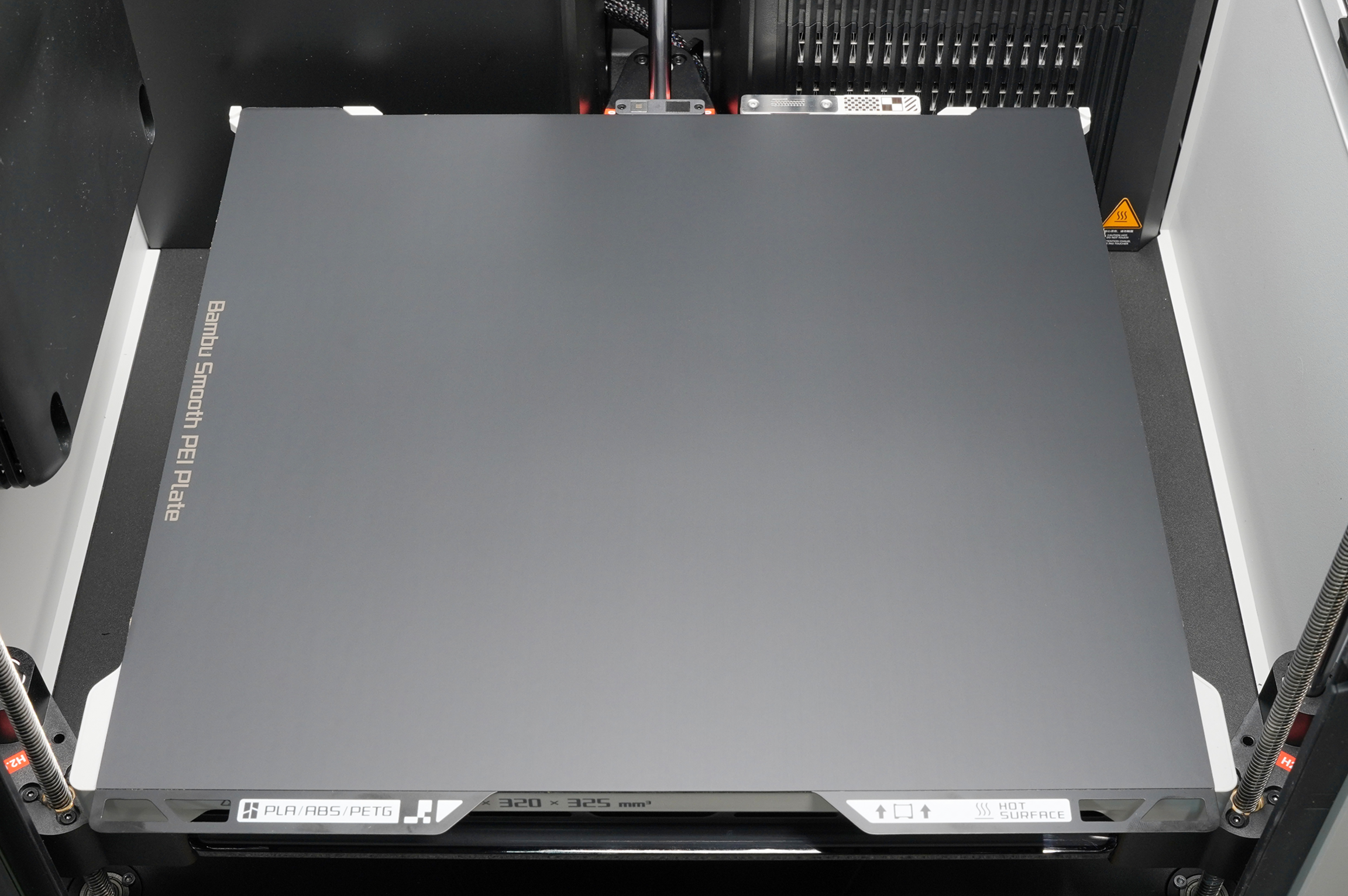 Step 2: Lower the plate and secure to the magnetic platform